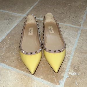 Valentino Rockstud Flats!